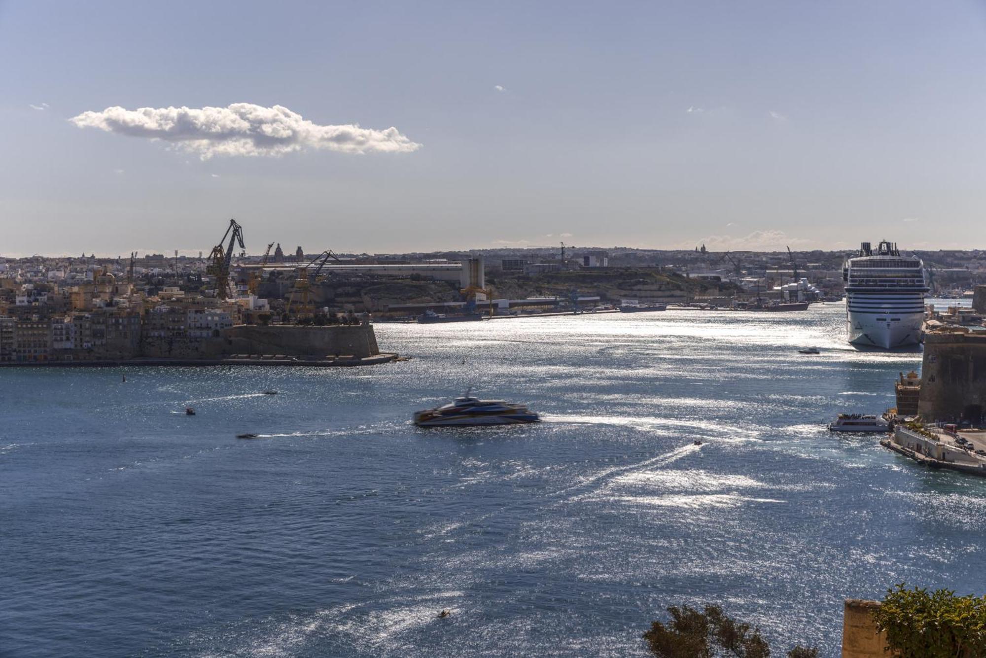 Harbour View - Large 2Br Apartment فاليتا المظهر الخارجي الصورة